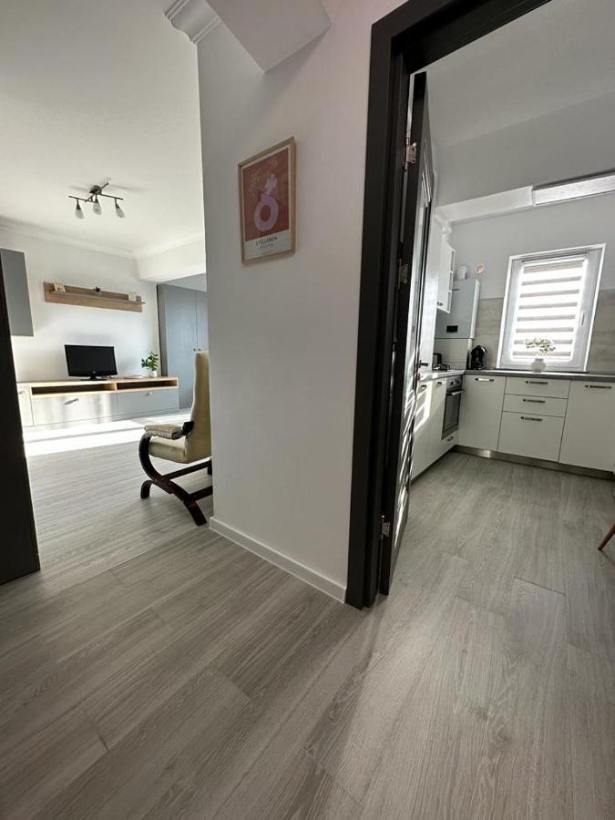 Luxury Apartments And Studios Boulevard G Enescu Suceava Exterior photo
