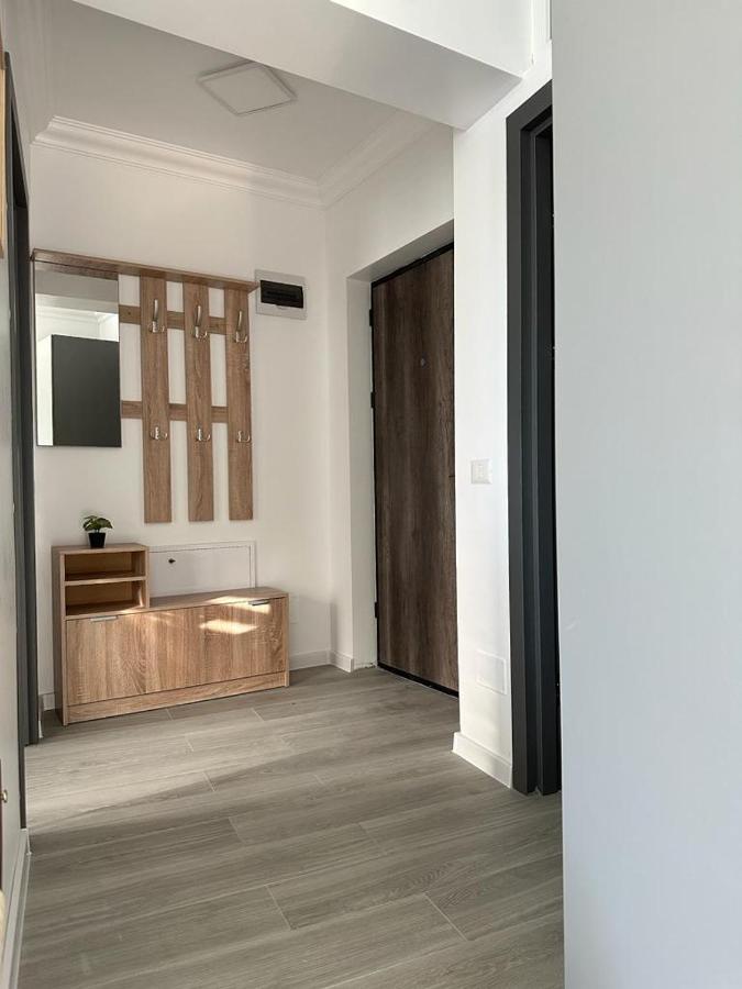 Luxury Apartments And Studios Boulevard G Enescu Suceava Exterior photo