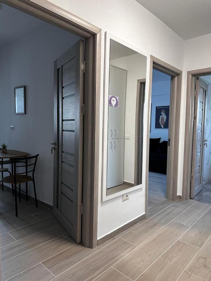 Luxury Apartments And Studios Boulevard G Enescu Suceava Exterior photo