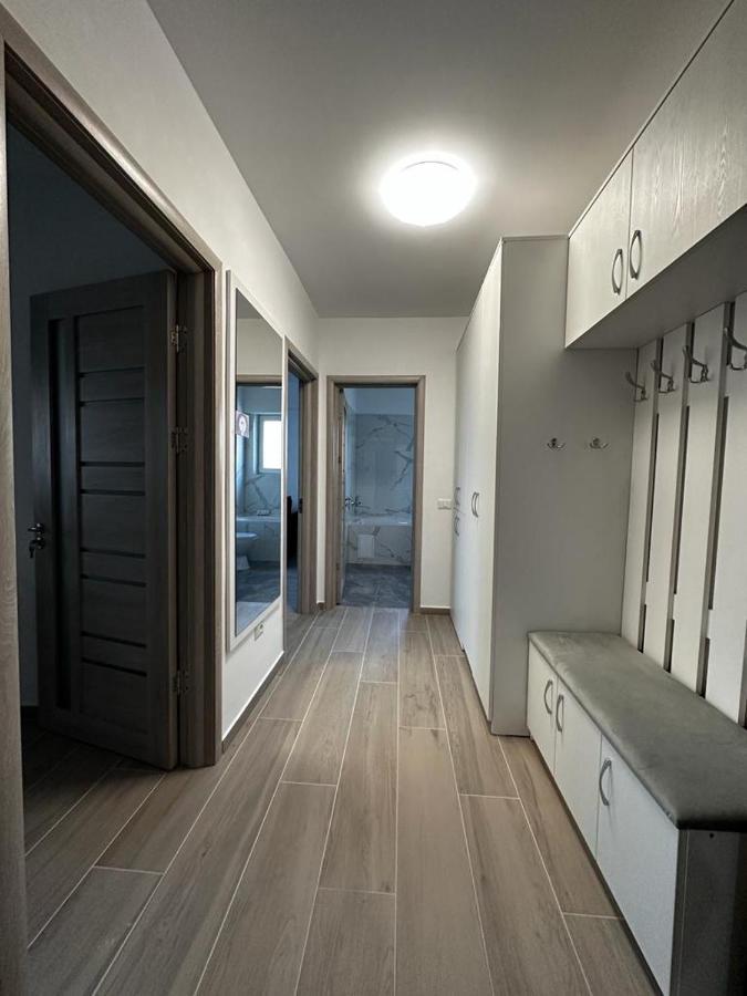 Luxury Apartments And Studios Boulevard G Enescu Suceava Exterior photo