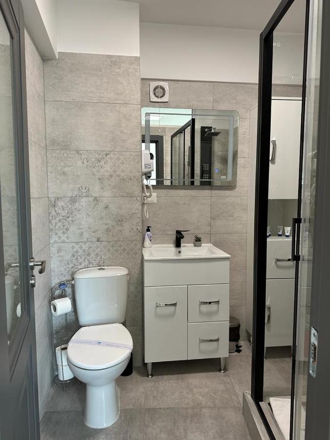 Luxury Apartments And Studios Boulevard G Enescu Suceava Exterior photo
