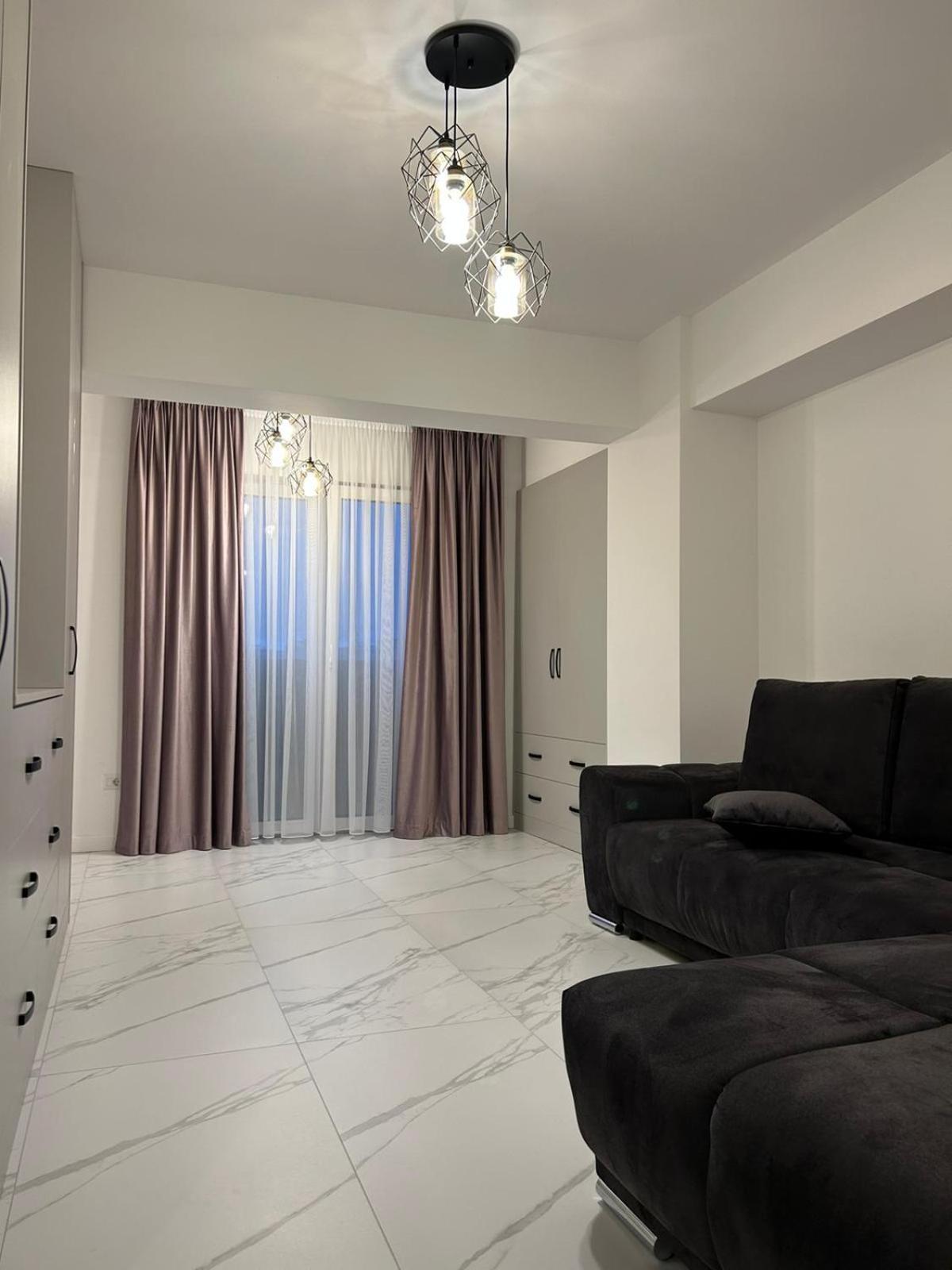 Luxury Apartments And Studios Boulevard G Enescu Suceava Exterior photo